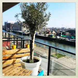 Appartement Cozy Two Bedroom Near Centre, Gent